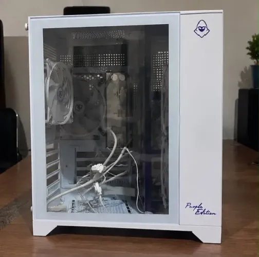 GABINETE GAMER MANCER CV100 PURPLE EDITION, MID-TOWER, LATERAL DE VIDRO BRANCO MCR-CV100