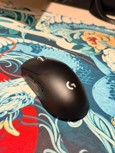 Logitech G Pro Superlight 2 com caixa
