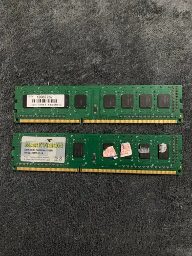 Vendo dois pentes de memória RAM DDR3 4Gb