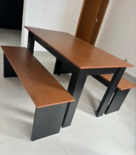Mesa Linda Preto com Madeira