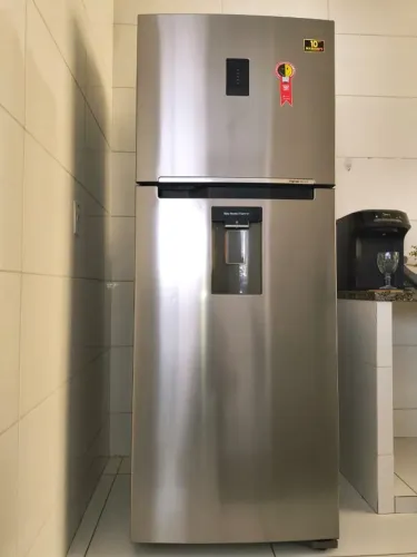 Geladeira Samsung 380L inox com dispenser