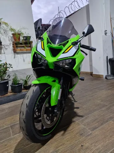 Kawasaki ninja zx6r 636