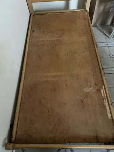 Cama de Solteiro em Madeira Maciça - Para Reforma ou Peças