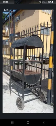 Churrasqueira grande com rodas. 570,00 Reais.Somos do Ipsep 