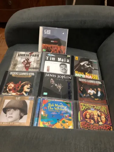 Lote de cd?s anos 2000 clássicos nacionais e internacionais