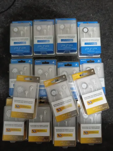 Lote com 13 Fones Sony Para console PSP