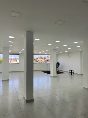Alugam-se Salas Comerciais