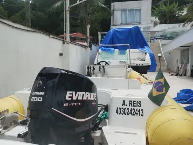 vende barco reformado com 2h de uso 