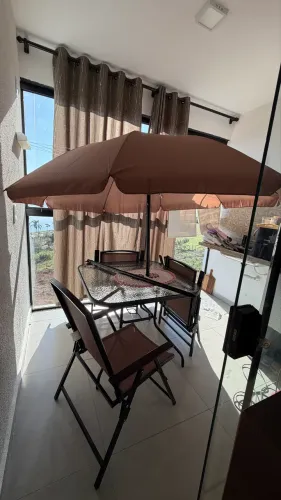 Conjunto 4 Cadeiras + Mesa Jardim Área Externa + Ombrelone Cor Marrom