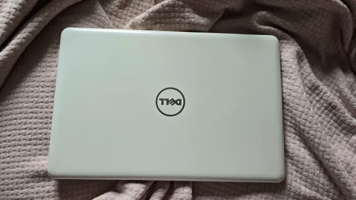 Computador Dell 8gb de memória ram e placa de vídeo imbutida