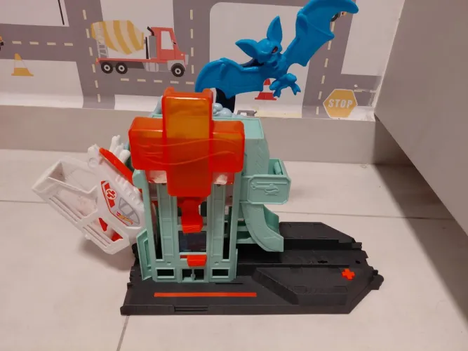 Pista Hot Wheels Morcego