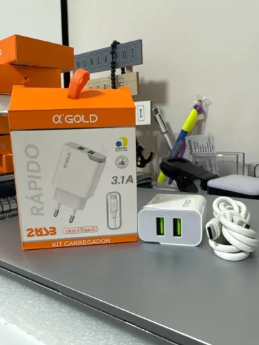 Carregador Gold tipo USB/C, fonte 2 entrada USB