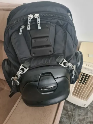 Mochila oakley lounch box original 
