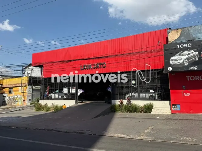 Galpão com área de 700m²; para locação no Carlos Prates.