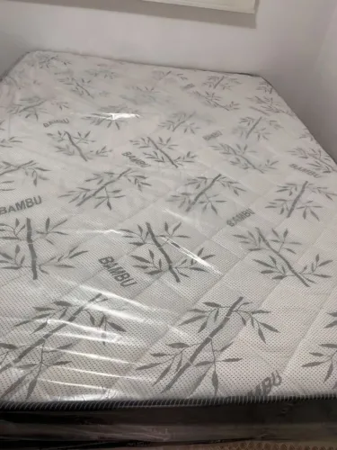 Vende colchão de casal semi ortopédico, semi novo
