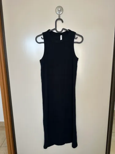 Vestido longo preto malha canelada