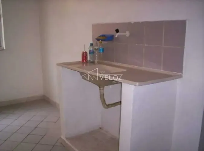 Kitnet/Conjugado : / Residencial / Botafogo