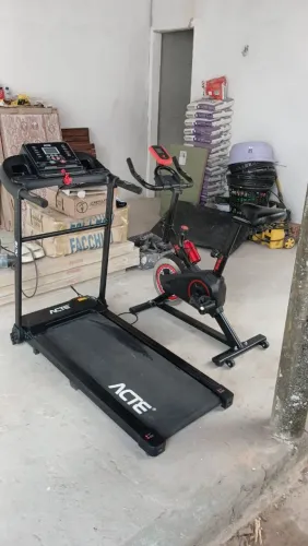Vende-se uma esteira e uma bicicleta 3 mil reais os dois estão com somente 6 meses de uso