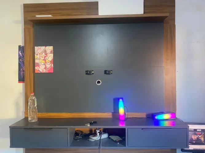 PAINEL DE TV COM LED