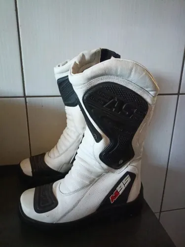 Bota Motociclista Atron Shoes AS95 em Couro Legítimo - Cano Alto