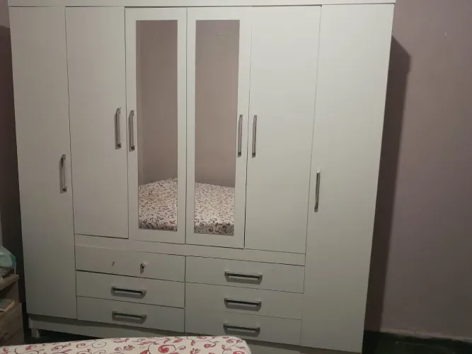 Vende-se guarda roupa casal em bom estado