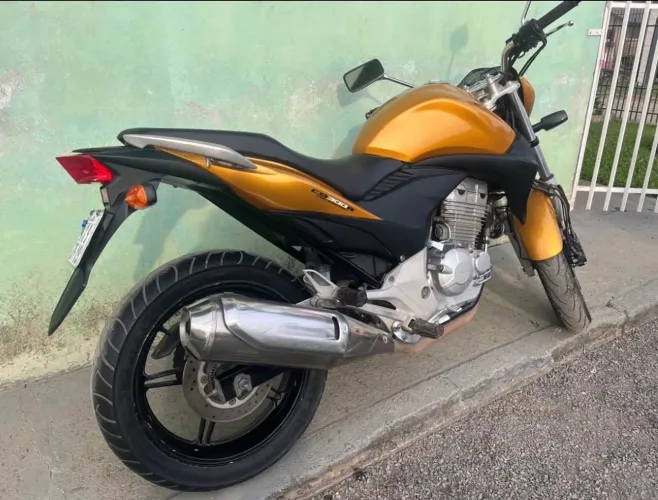 Vendo LINDA CB 300R