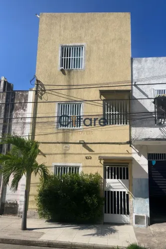 Prédio com 9 apartamento na Praia de Iracema