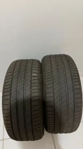 Pneu 235/45/17 Michelin 