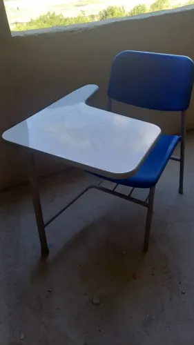 Carteira Escolar Universitária com Prancheta Lateral - Ótimo Estado