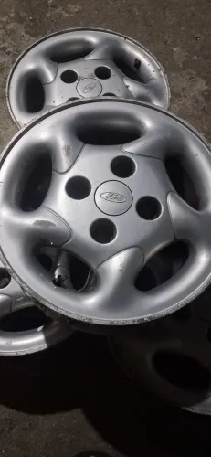 Jogo de Rodas Ford Aro 13 - 650 reais