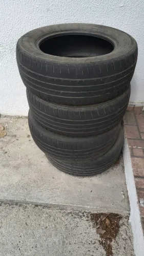Jogo pneus 205/60 R15