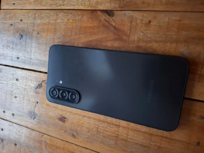 Celular galaxy A17 128 gb perfeito estado coloração preto