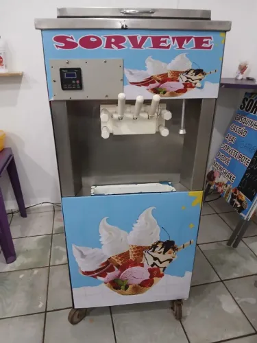 Vendo máquina de sorvete italianinha
