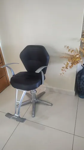Cadeira para Studio de beleza ou maquiagem etc