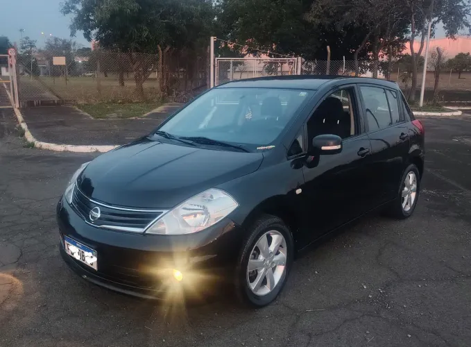 Nissan Tiida S 1.8/1.8 Flex 16V Mec. 2013