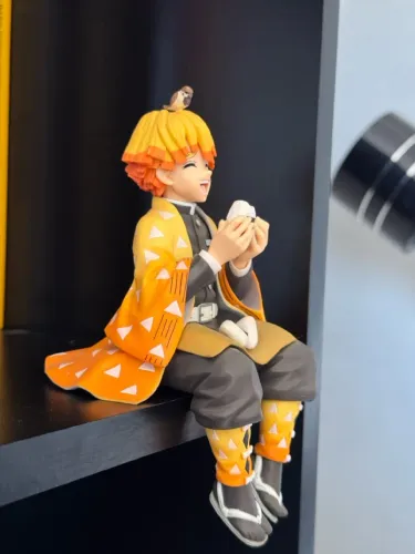 Vendo Zenitsu action figure