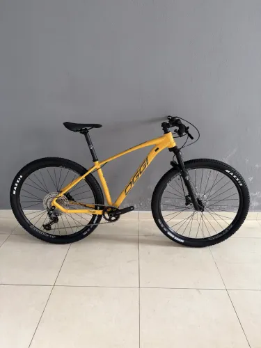Bicicleta Oggi 7.3 2025 tamanho 17 nova 