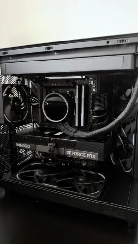Pc gamer e workstation R9 9950X3D e RTX 5080 oc