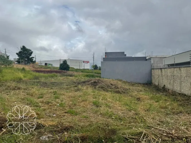 Terreno à venda no Bairro Bom Jardim - Maringá