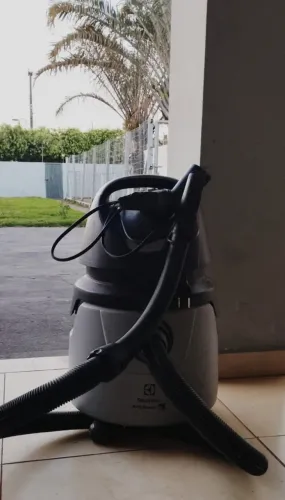 aspirador de pó e água Electrolux A10