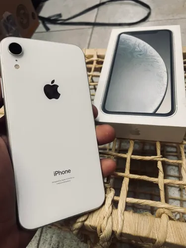 iPhone XR 64GB novo