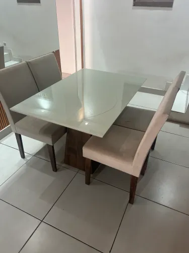 Mesa 4 cadeiras