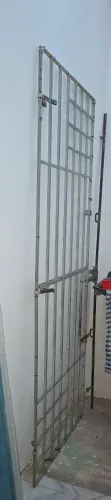 Acompanha trinco com fechadura