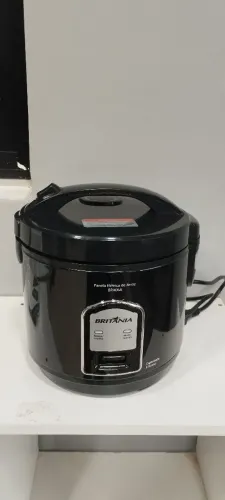 Panela elétrica de arroz Britânia 6 xícaras 127v - NOVA, SEM USO.