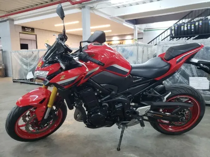 Kawasaki Z900 Special Limited Edition 50th Anniversary (Aceito moto)