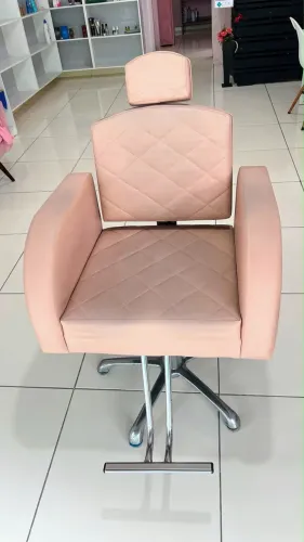Cadeira de salão para atendimento