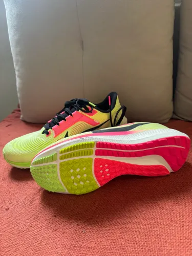 Tênis Nike Air Zoom Pegasus 40 Premium