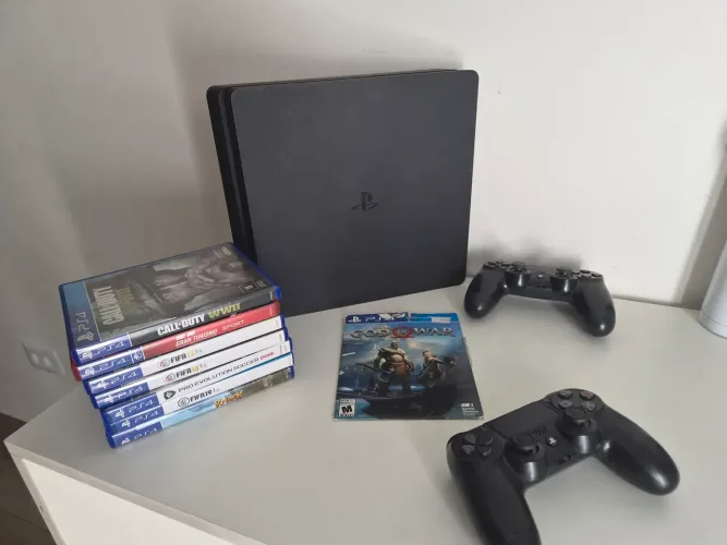 PS4 Slim 500GB + 2 Controles + 8 Jogos Mídia Física! (Ou Troco por Nintendo Switch)