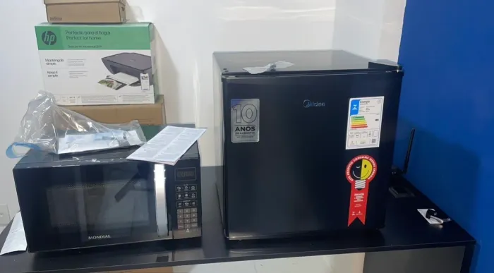 Frigobar 220V muito novo
