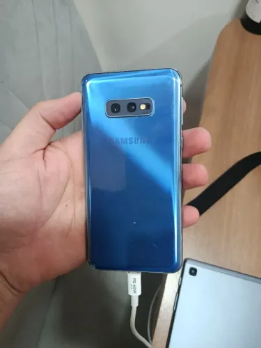 Samsung s10E